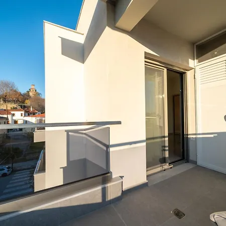 Clockview Loft Apartment