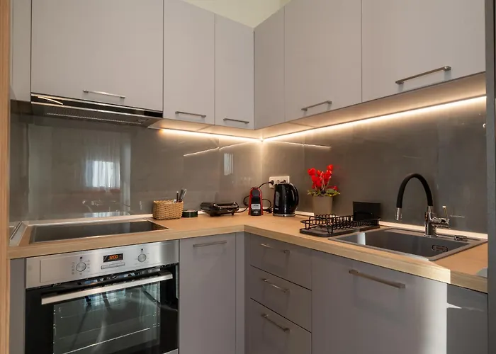 Clockview Loft Apartment *